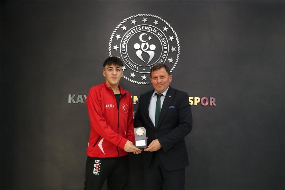 Kenan Eren Kahraman’dan Ali İhsan Kabakcı’ya ziyaret