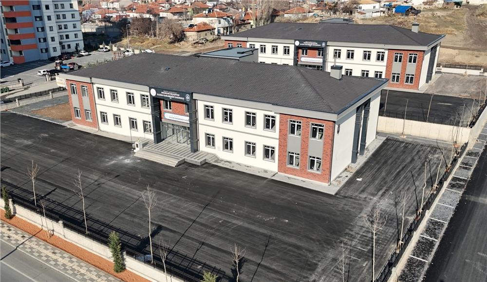 Melikgazi Belediyesi, 3 mahalleye birden hizmet edecek okullarda sona geldi