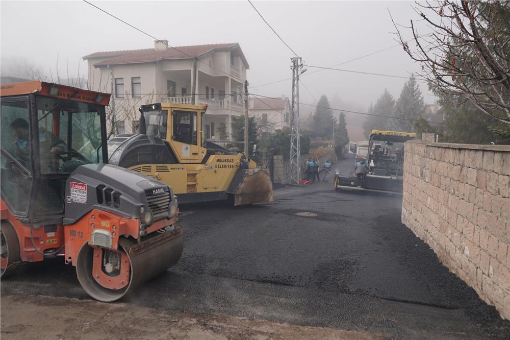 Melikgazi Belediyesi, yol çalışmaları ile ulaşımı daha konforlu hale getiriyor
