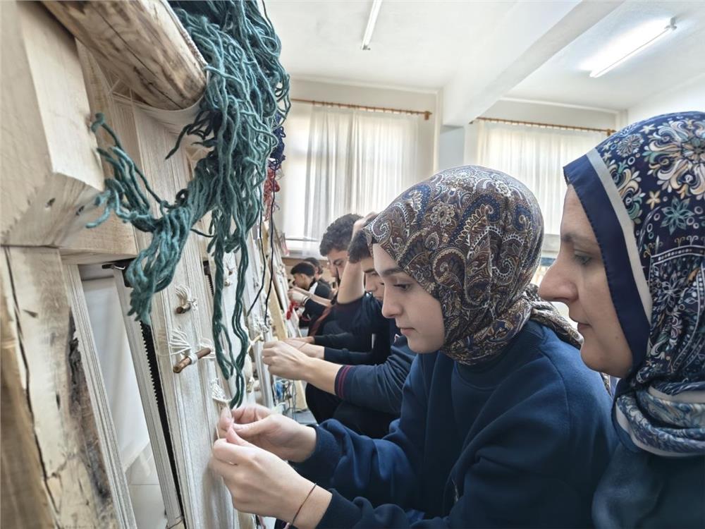 Öğrenciler ilçenin geleneğini okulda yaşatıyor