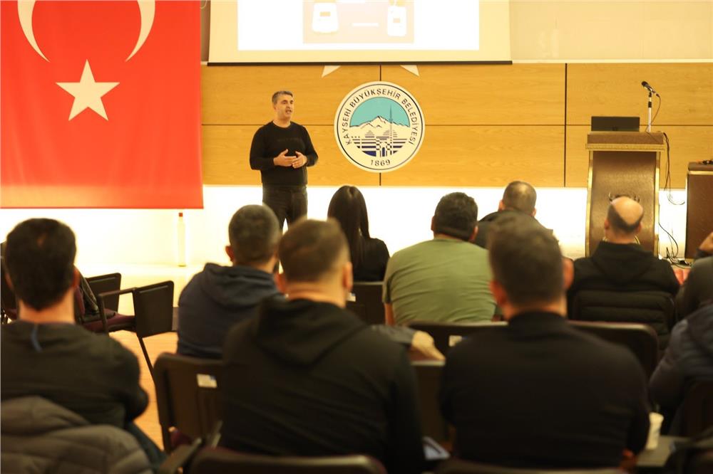 Spor A.Ş. personeline güvenli spor tesisleri için ilk yardım eğitimi