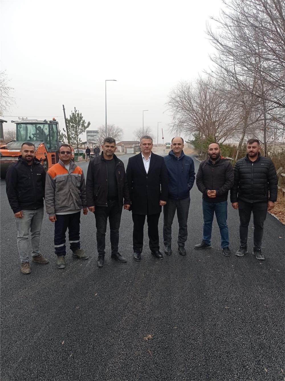 Sultan Sazlığı yoluna sıcak asfalt serimi yapıldı