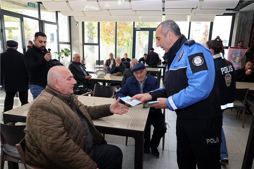 Talas Belediyesinden Selçuklu Evi’nde güvenli telefon kullanımı eğitimi