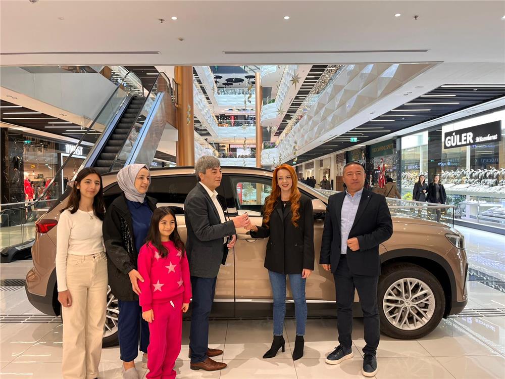 Tuna Life Center’da Togg Çekilişinin Talihlisi Aracını Teslim Aldı