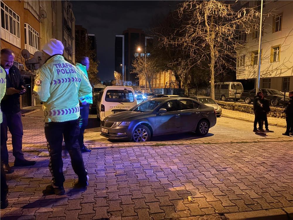 Uygulamadan polise çarpıp kaçtı, şüphelinin aracı 1 kilometre uzaklıkta park halinde bulundu