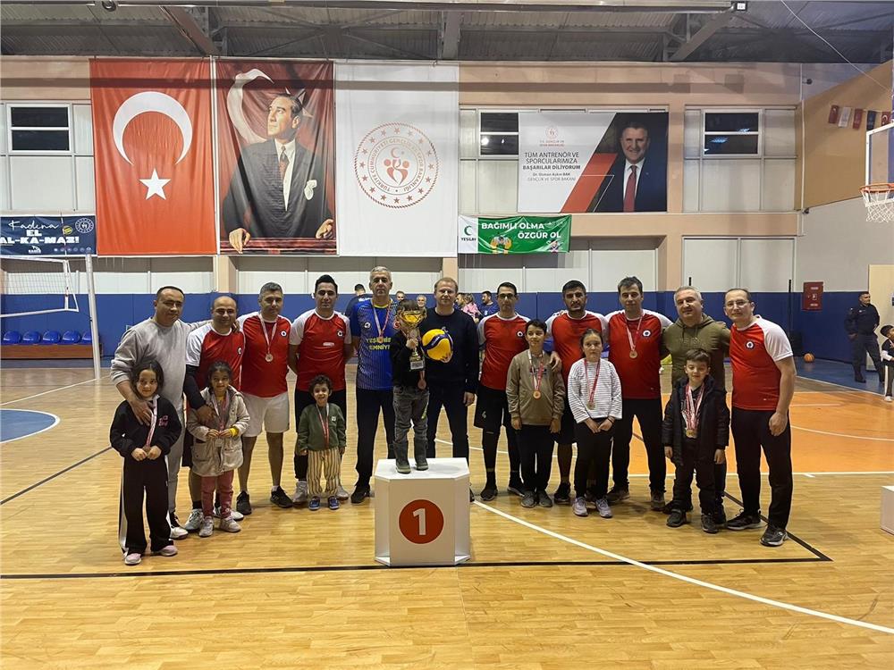 Yeşilhisar’da Harun Akkaş Kurumlar Arası Voleybol Turnuvası sona erdi