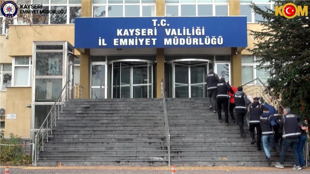 Yüksek maliyetli kanser ilaçlarını usulsüz şekilde temin edip kamuyu 88 milyon zarara uğrattılar