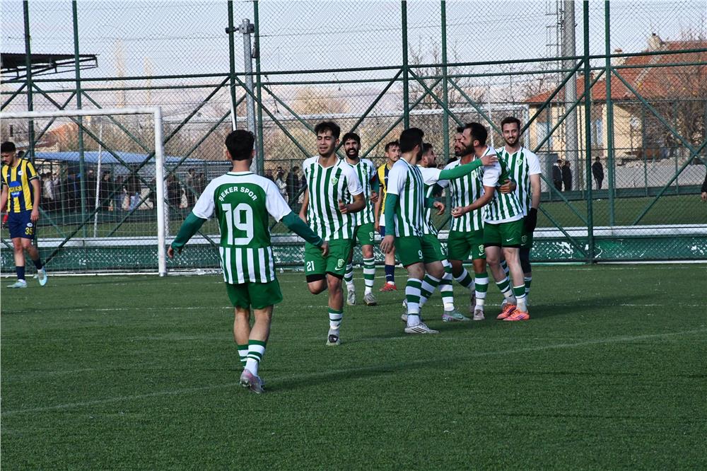 Zirvede Şekerspor damgası