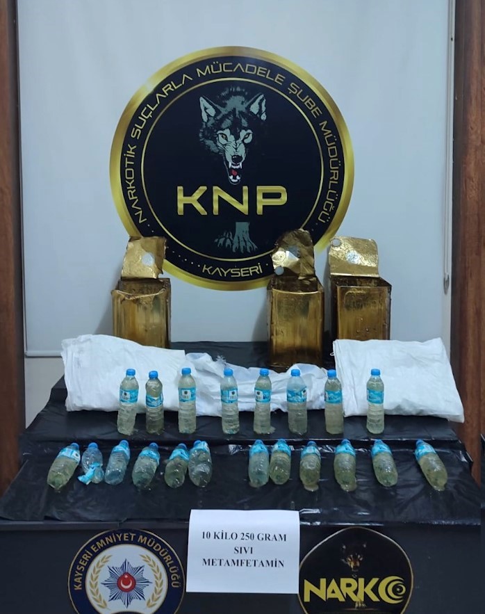 Bal tenekeleri içinde uyuşturucuyla yakalanan sanık: 