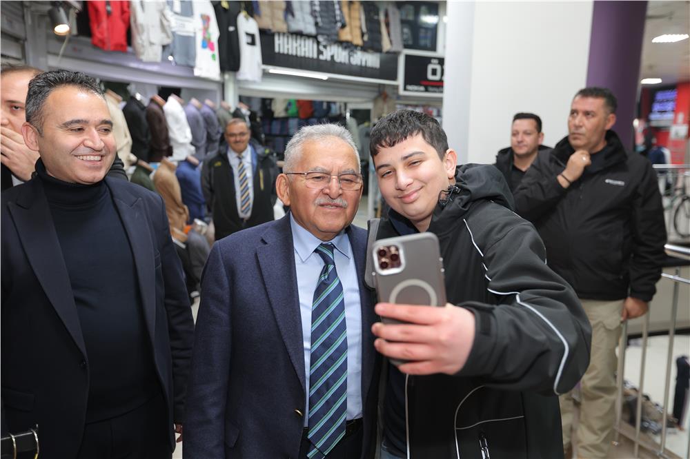 Başkan Büyükkılıç'tan Hunat Çarşısı esnafı ve vatandaşlarla samimi buluşma