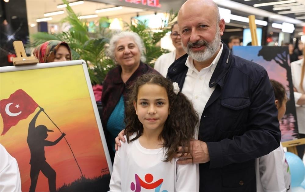 Başkan Çolakbayrakdar: Her alanda evlatlarımızın yanındayız