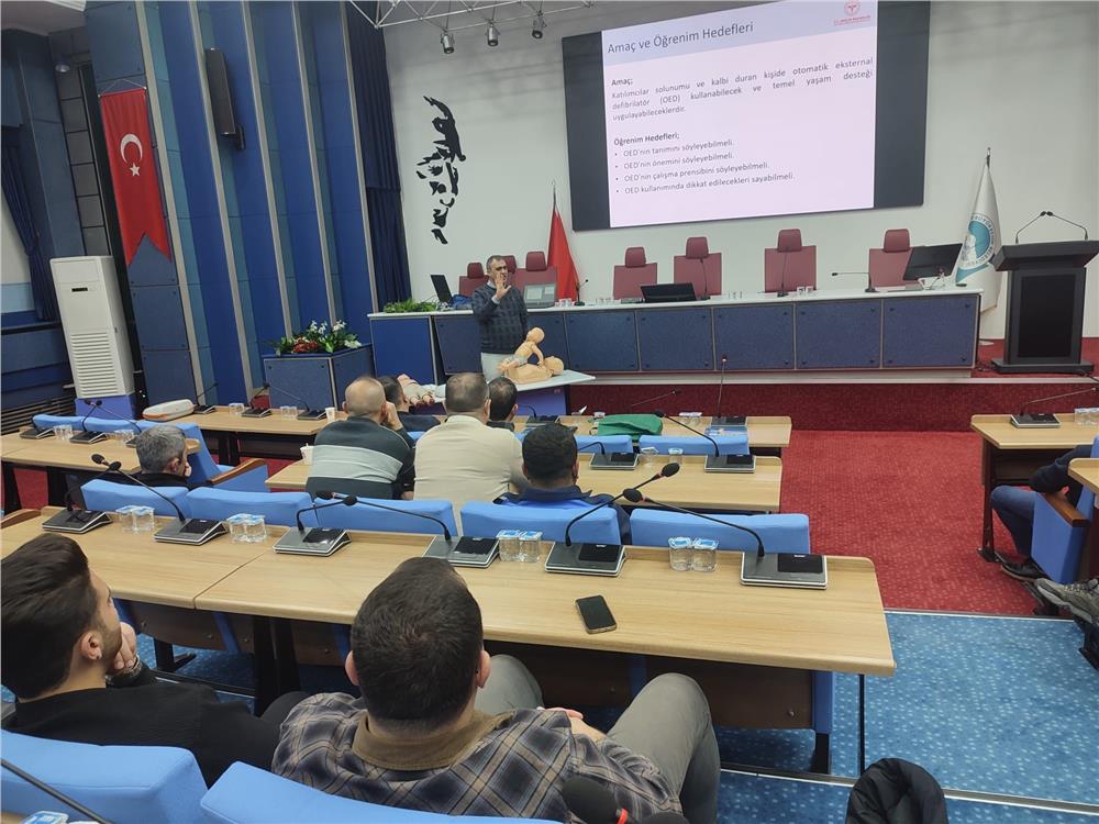 Büyükşehir personeline yönelik ilk yardım eğitimleri düzenlendi