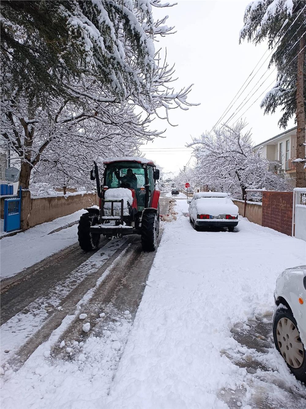 Develi'de kar kalınlığı 10 santime ulaştı