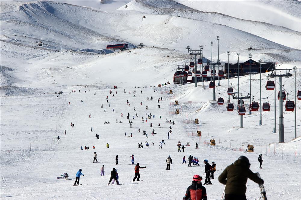 Erciyes'te hafta sonu yoğunluğu: Binlerce kişi akın etti
