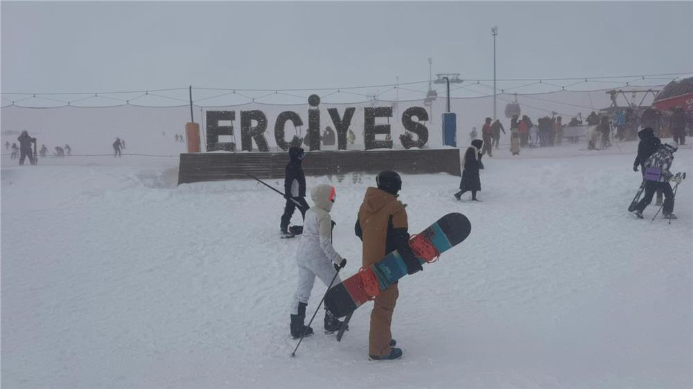 Erciyes'te kar kalınlığı 130 santime ulaştı