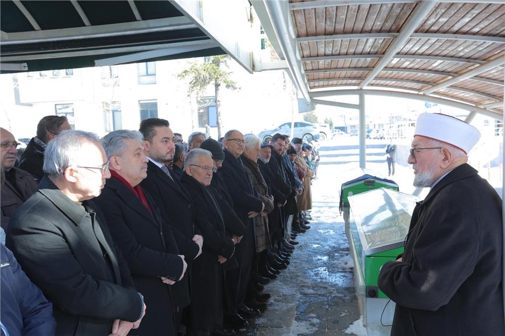 Hacılar Belediyesi eski Başkanı Doğan Ekici’nin vefat eden babası toprağa verildi
