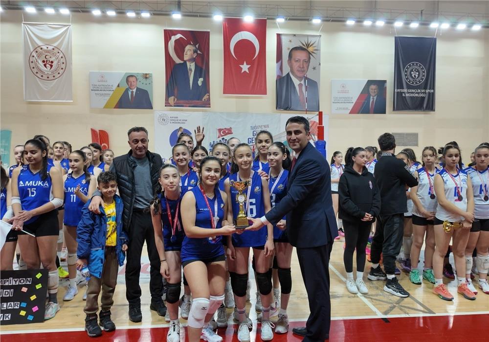 Kayseri Midi Kızlar Süper Ligi müsabakaları tamamlandı