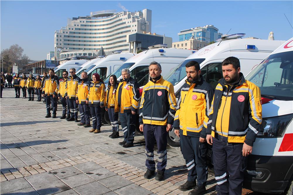 Kayseri'de 12 ambulans daha hizmete başladı