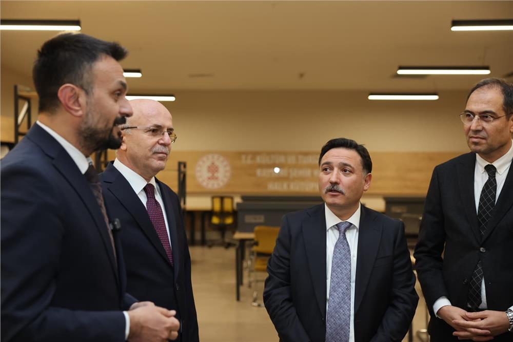 Vali Çiçek, Şehir Hastanesi’ne açılacak Halk Kütüphanesini inceledi