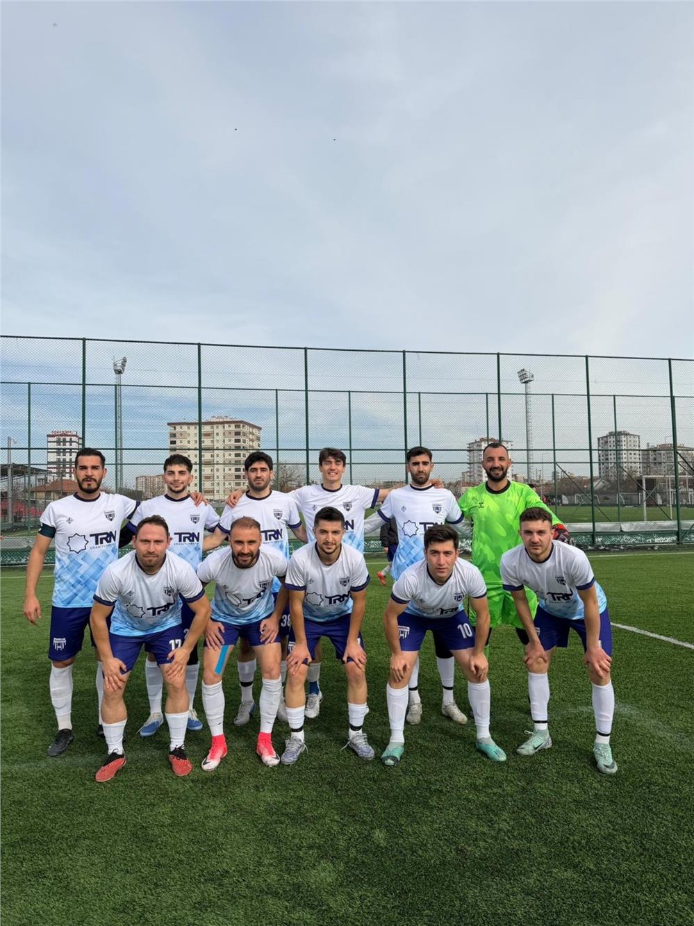 Başakpınarspor geriden gelerek kazandı