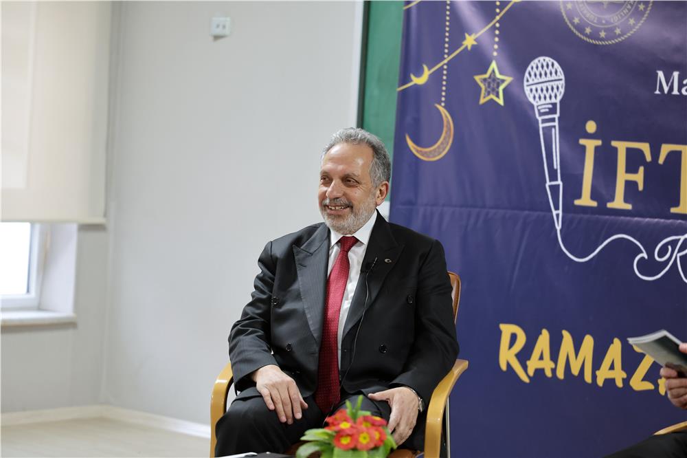 Başkan Yalçın gençlerle Ramazan söyleşisinde
