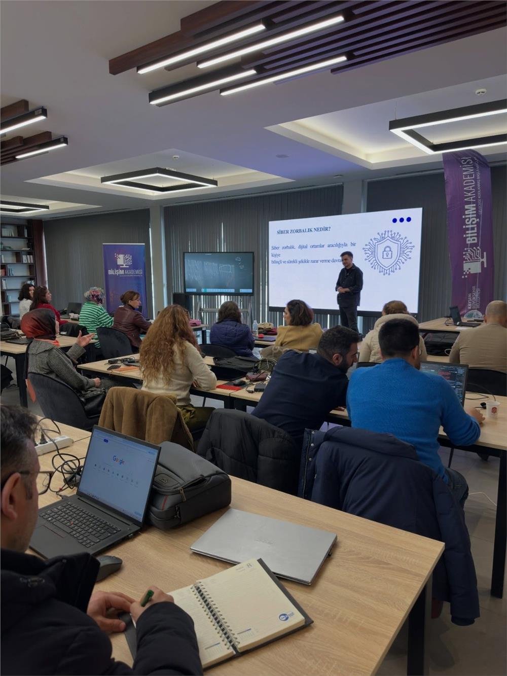 Büyükşehir Bilişim Akademisi’nden öğretmenlere siber güvenlik eğitimi