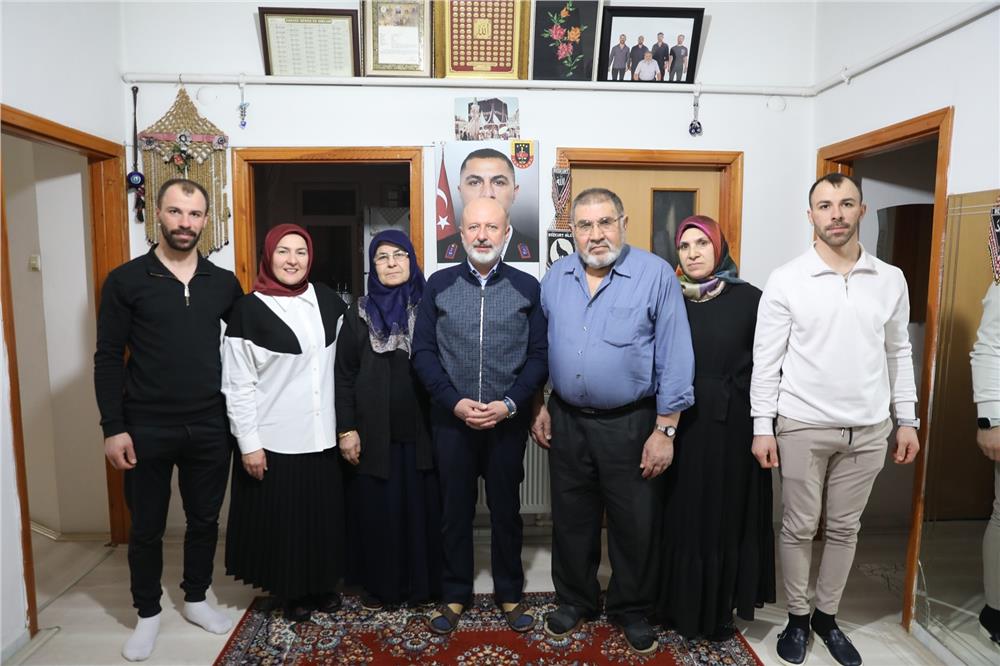 Çolakbayrakdar: Aziz şehitlerimiz asla unutulmayacak, emanetleri başımızın tacıdır