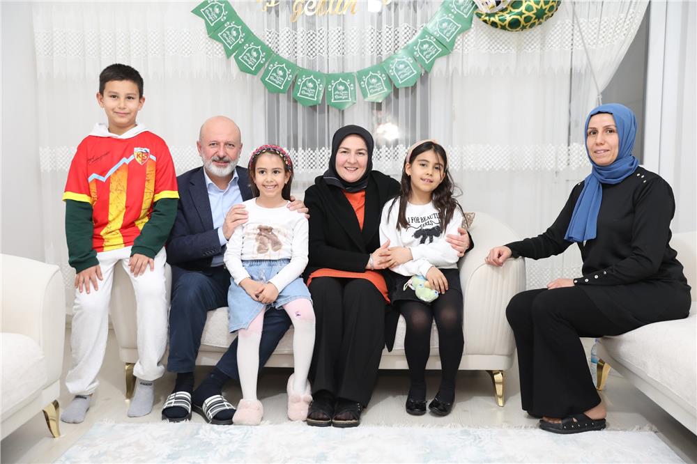 Çolakbayrakdar: Büyük bir aile olmanın mutluluğunu iftar sofralarında yaşıyoruz