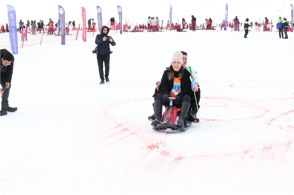 Eşler, Sevgililer Günü