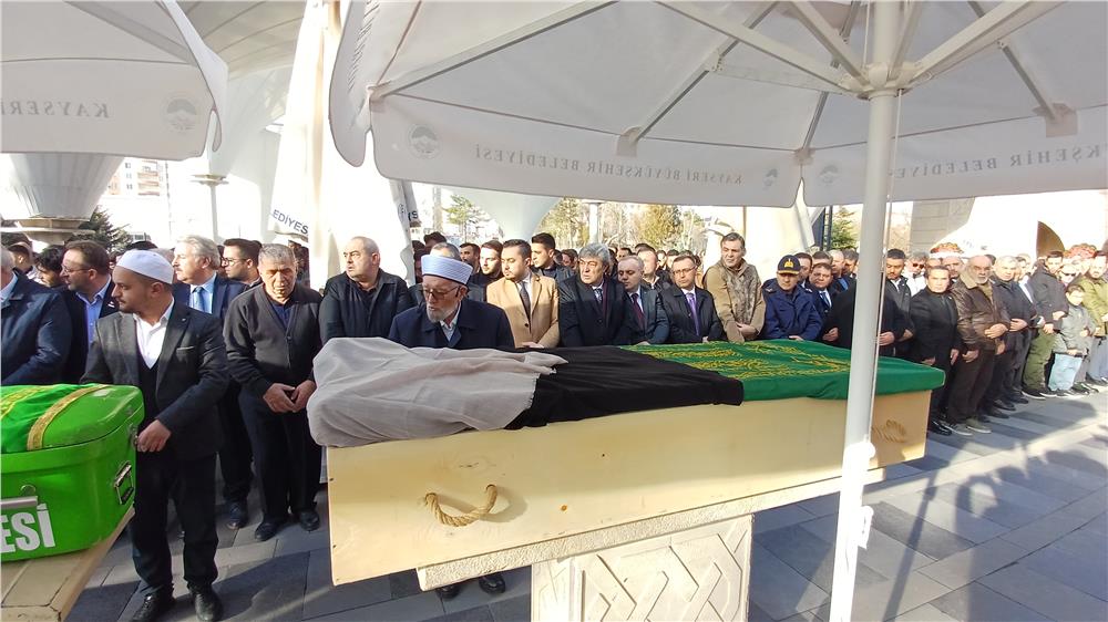 Mehmet Büyüksimitci’nin annesi son yolculuğuna uğurlandı