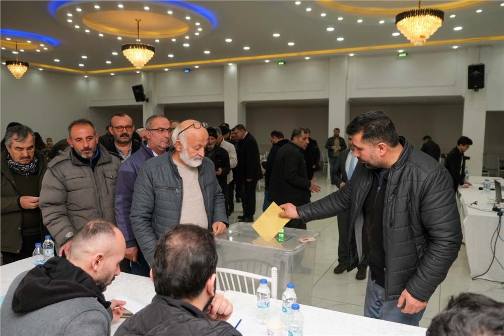 Pınarbaşı Esnaf Odası’nda üyeler Bedir’i seçti