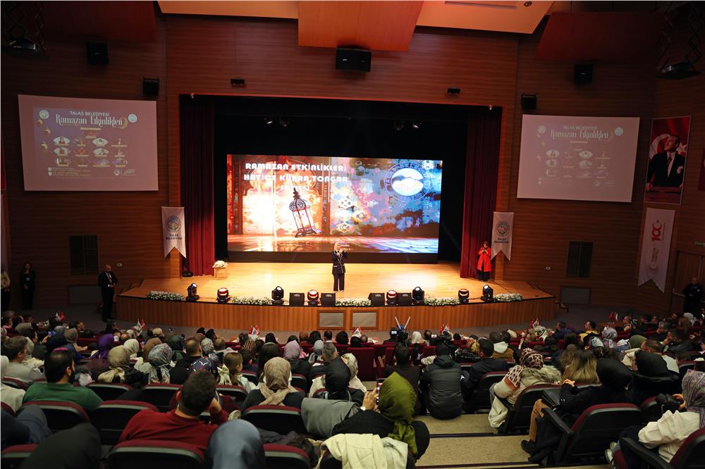 Talas'ta Ramazan coşkusu Hatice Kübra Tongar Söyleşisi ile sürdü