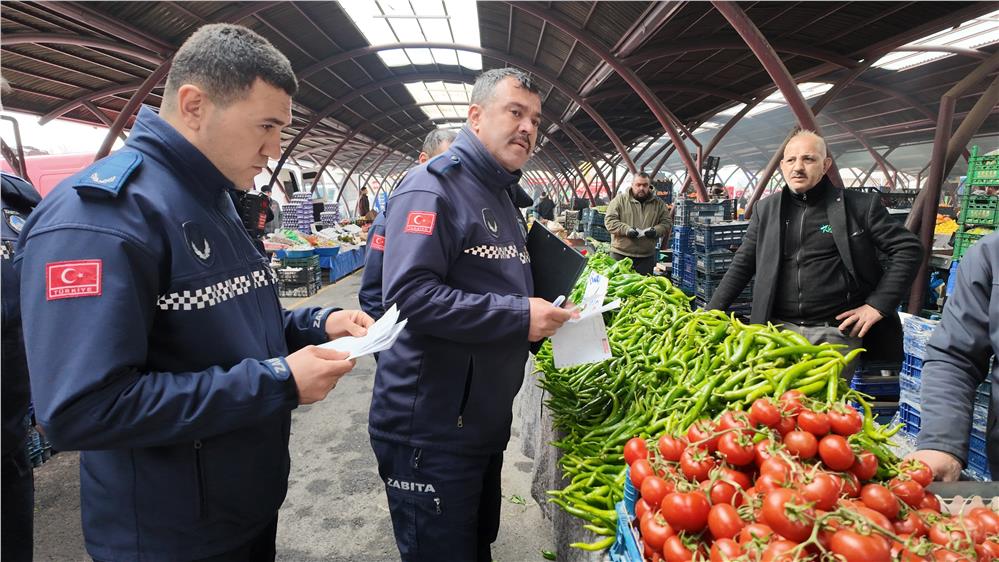 Zabıta ekiplerinden fırın, pazar ve market denetimi