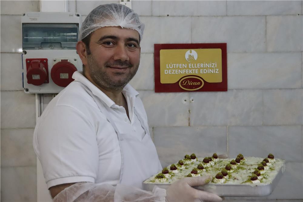 25 yıllık usta, tarihi Osmanlı'ya dayanan güllaçın püf noktalarını anlattı