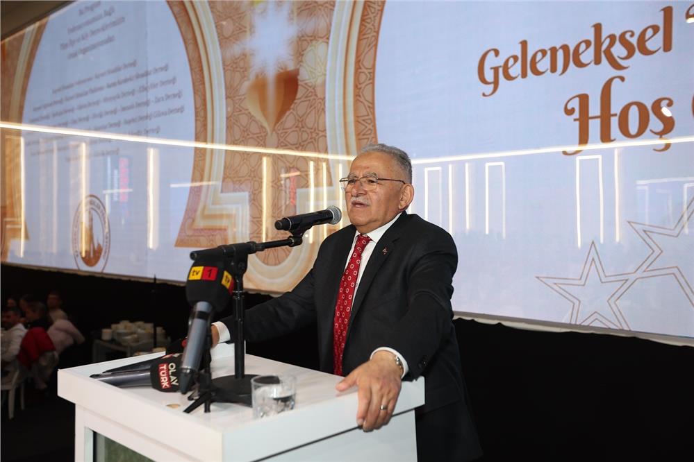 Başkan Büyükkılıç, Ramazan'ın bereketini iki ayrı iftarda vatandaşlarla paylaştı