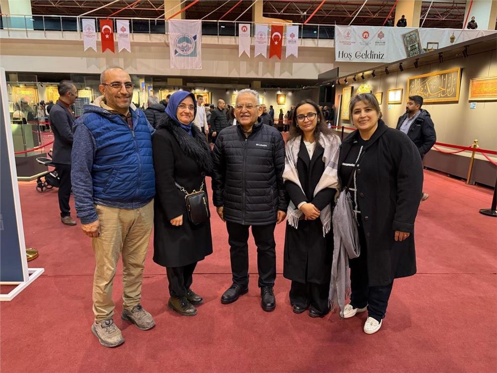 Büyükkılıç, Kutsal Emanetler Sergisi'nde Kayserililerle bir araya geldi