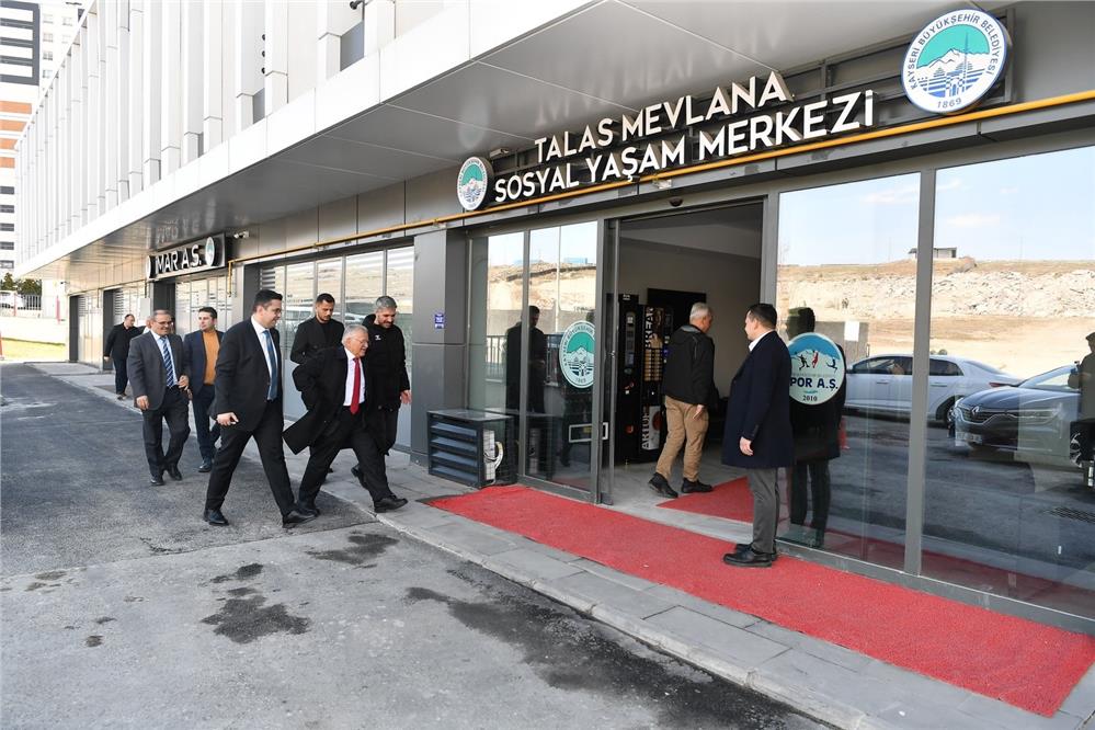 Büyükkılıç ve Boyraz, Talas Mevlana Sosyal Yaşam Merkezi'ni ziyaret etti