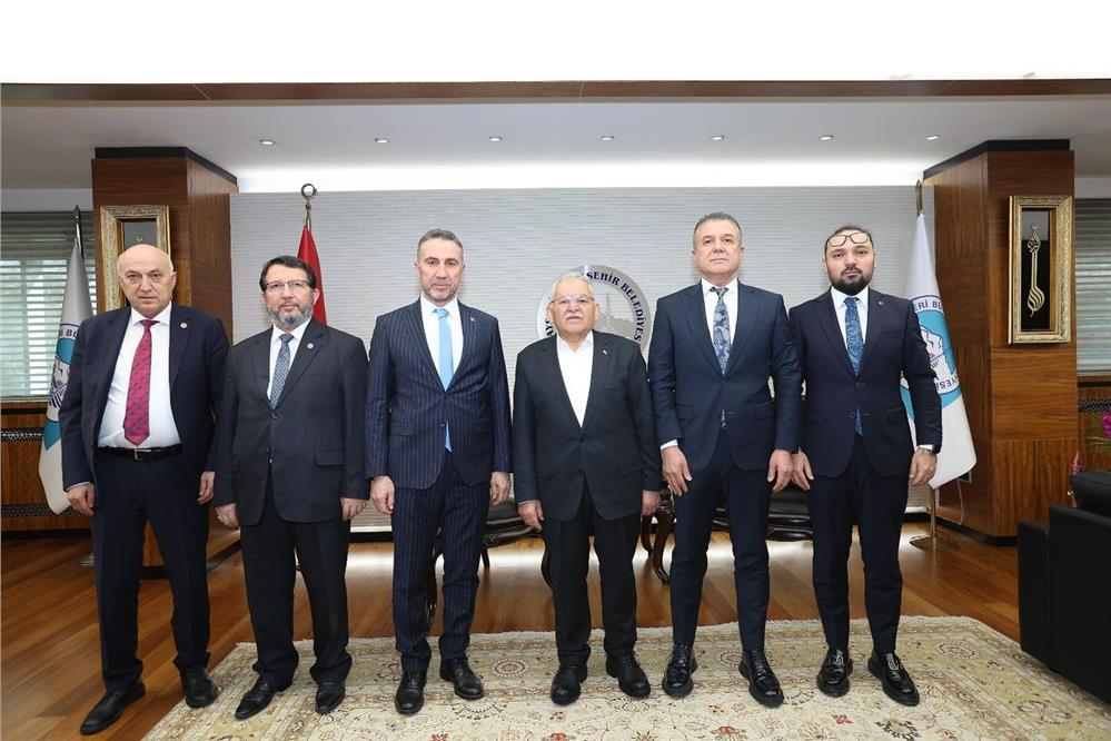 Büyükkılıç'tan birlik mesajı: Büyükşehir'de ziyaretçi rüzgarı