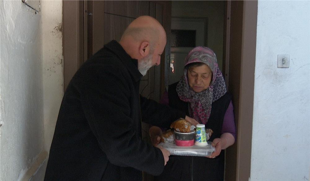 Hizmetleriyle gönüllerde taht kuran Başkan Çolakbayrakdar’a dualarla teşekkür