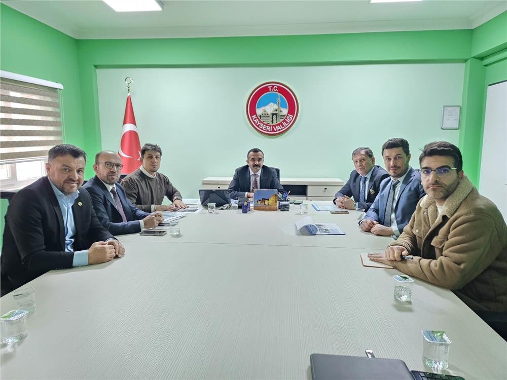 Kayseri’de 12 ay kayak imkânı: Kayak Simülatörü Projesi değerlendirildi