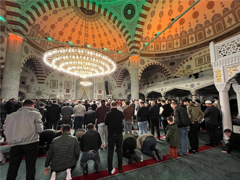 Kayseri'de Kadir Gecesi dualarla idrak edildi