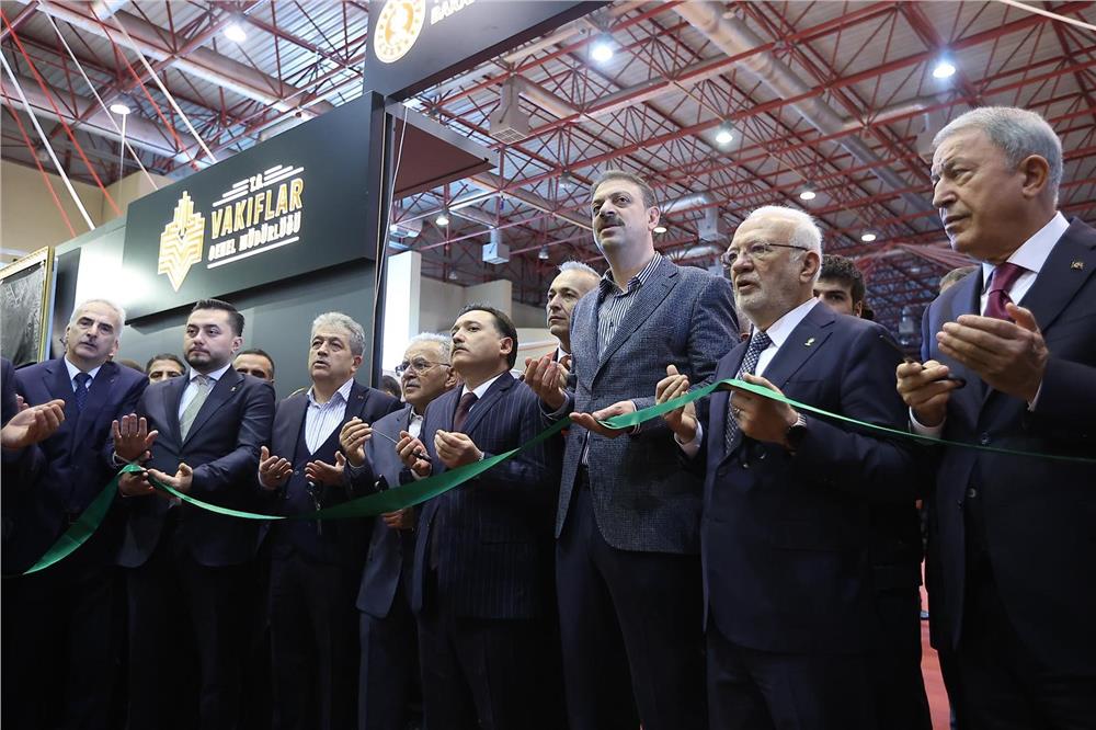 Kutsal Emanetler ve Vakıf Eserleri Sergisi açıldı