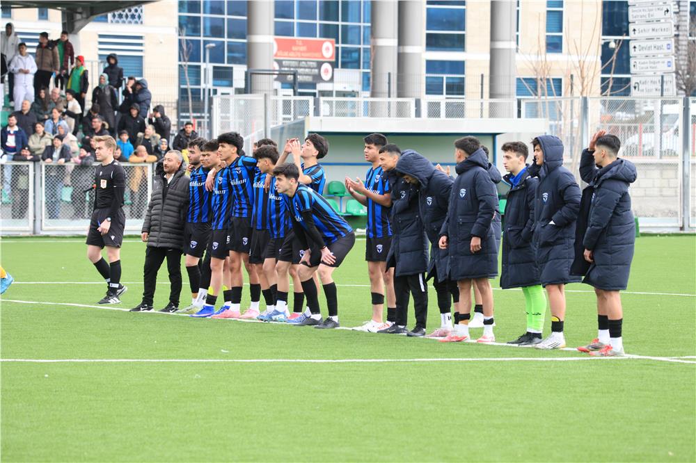 Sungur Futbol Kulübü U18 takımı şampiyon oldu