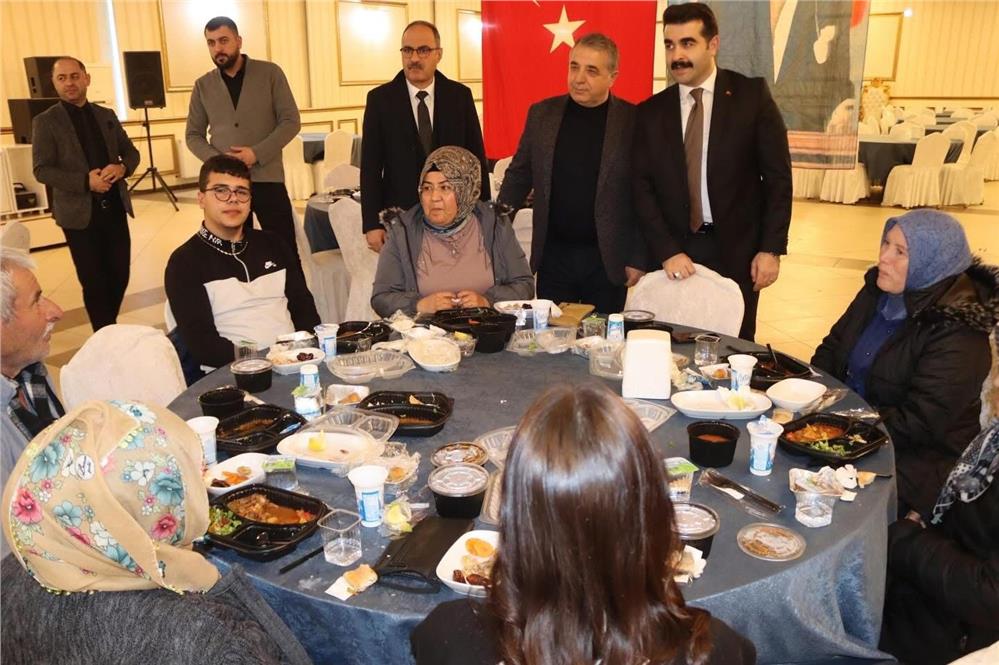 Tomarza'da Dünya Yetimler Günü'nde anlamlı iftar