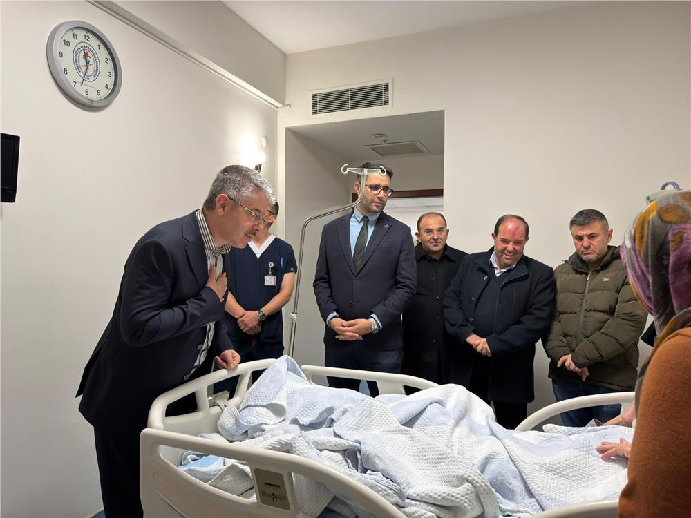 Vekil Çopuroğlu, gece yarısı hastane ziyareti yaptı