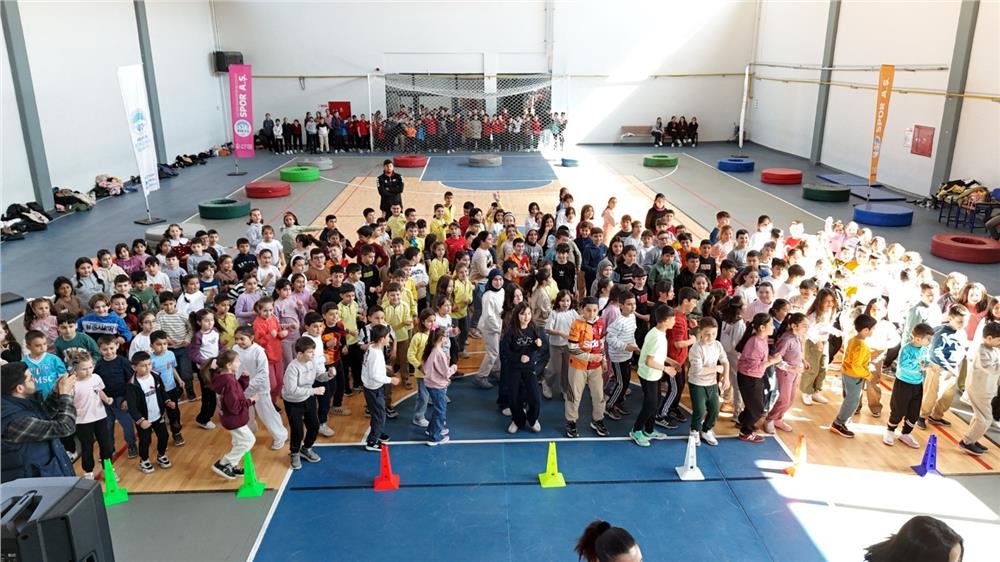 Büyükşehir Spor A.Ş.’den Develi’de 550 öğrenciye spor dolu buluşma