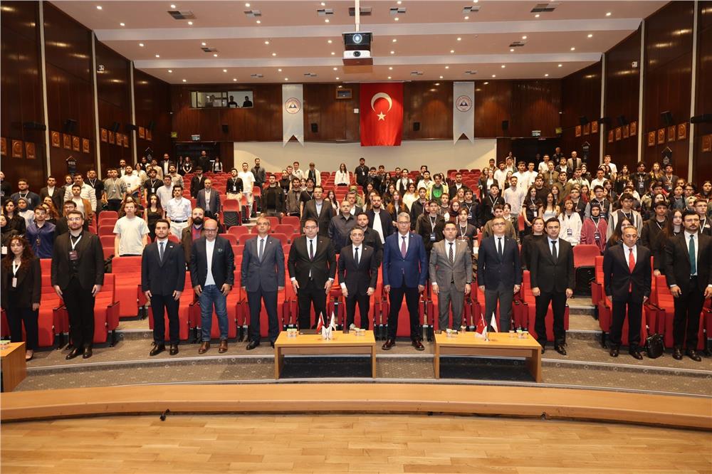 ERÜ’de 'Zirve IEEE' düzenlendi