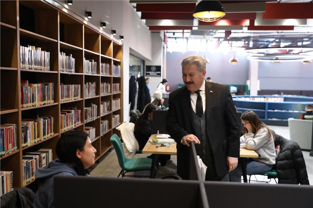 Gençler, Akıl Küpü Kütüphaneleri