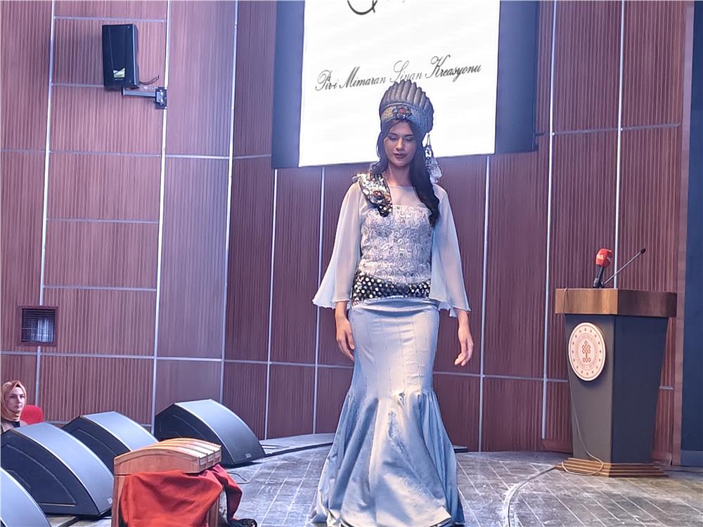 Mimar Sinan'ın eserleri kıyafetlere döküldü