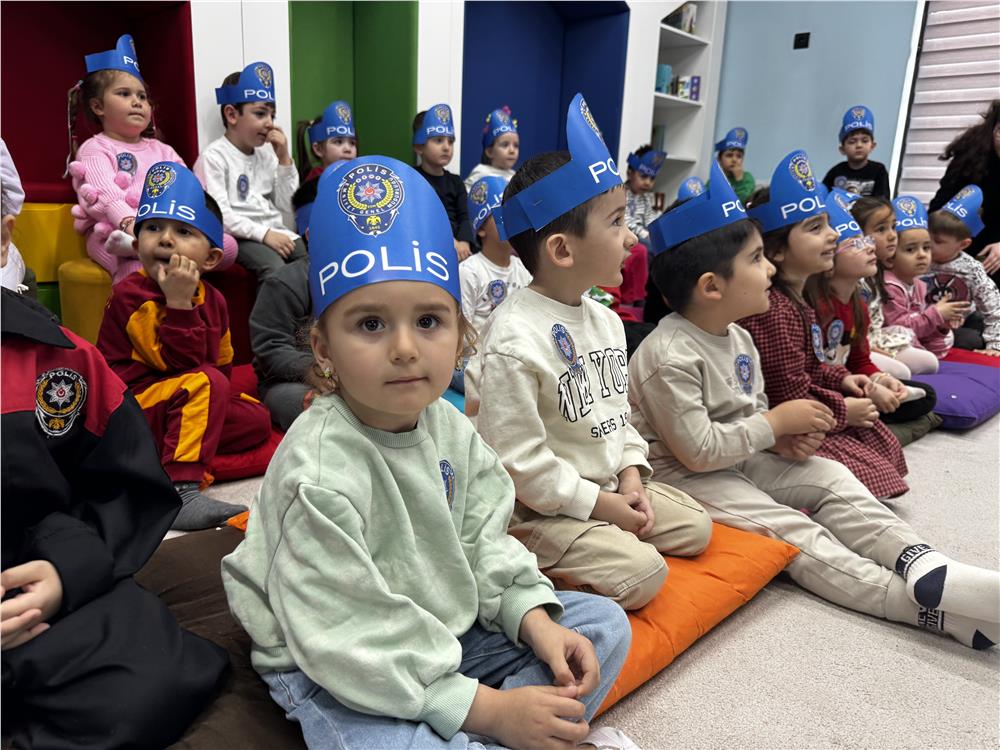 Miniklere polislik mesleği tanıtıldı
